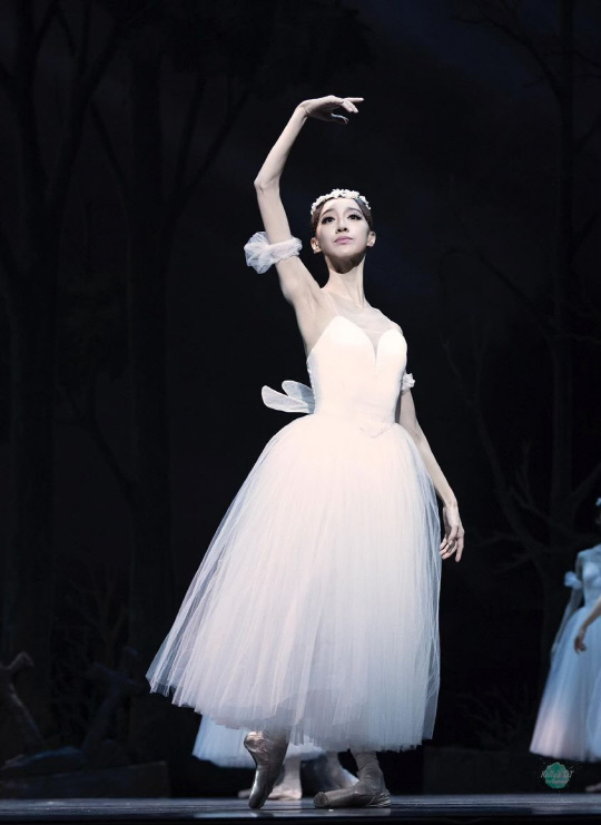 2023년 '지젤' 공연에서 '리드 윌리'역을 열연 중인 전여진 발레리나